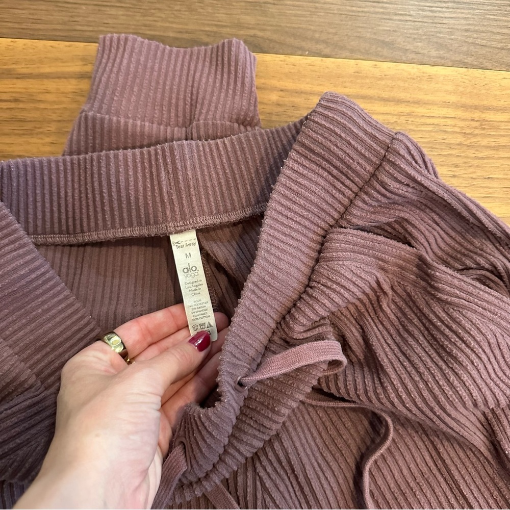 ALO YOGA SWEATER JOGGER SWEATPANTS
